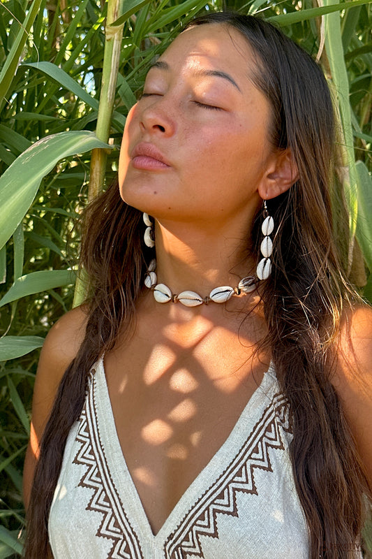 Cowrie Shells Choker Necklace